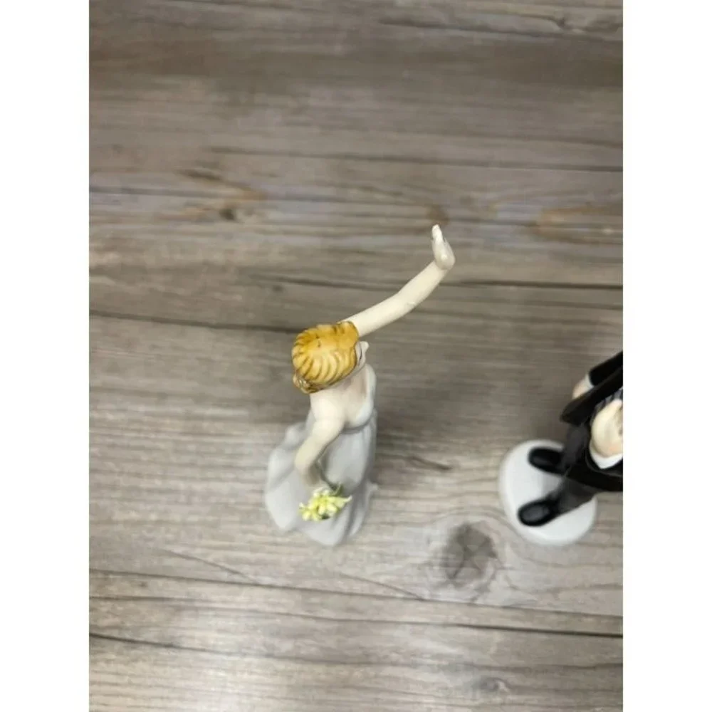 Wedding High Five Bride & Groom Couple Celebration Figure Figurines